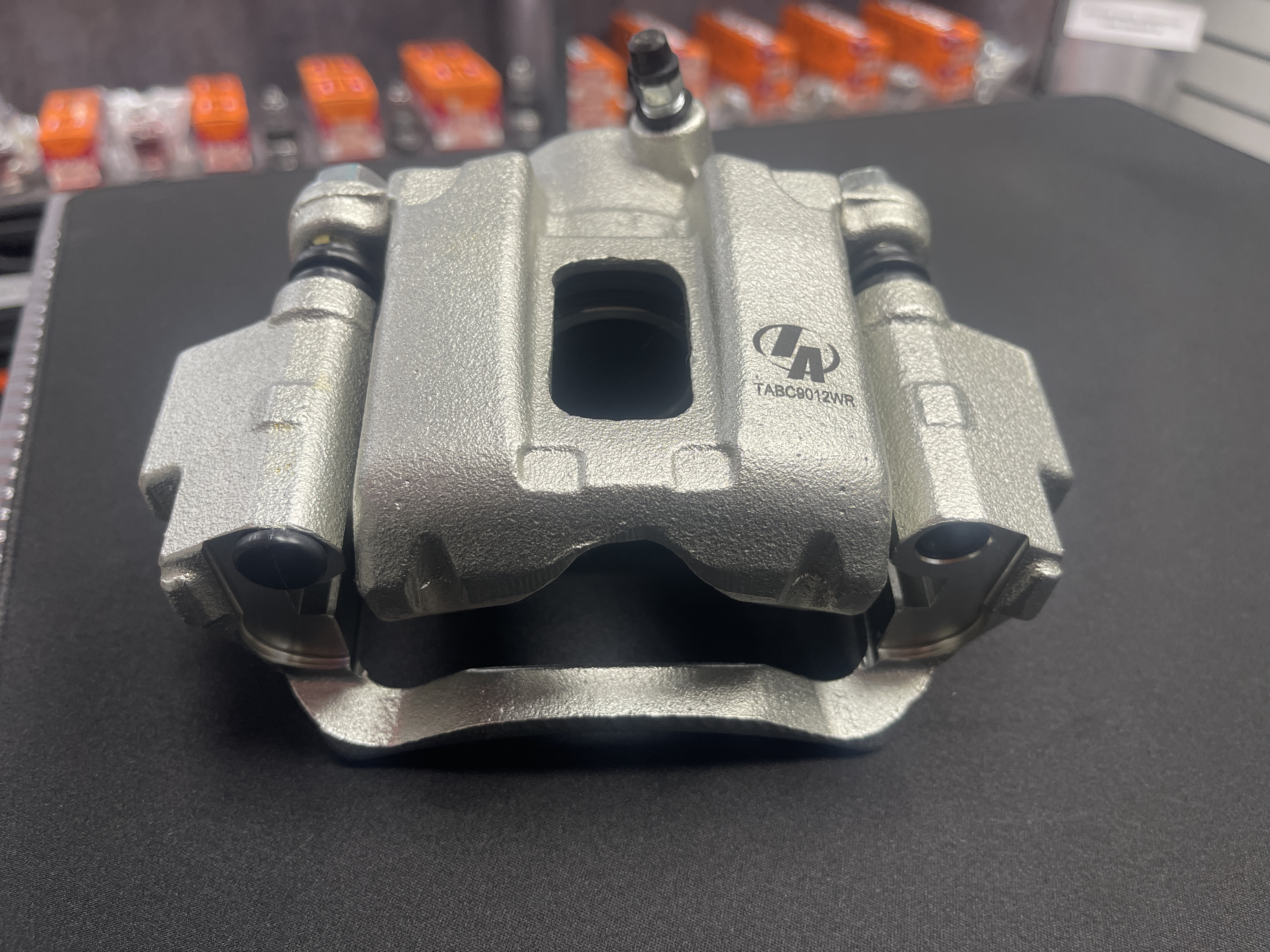 Тормозной суппорт, правый задний Prado 120 , Hilux Surf 215 , GX470